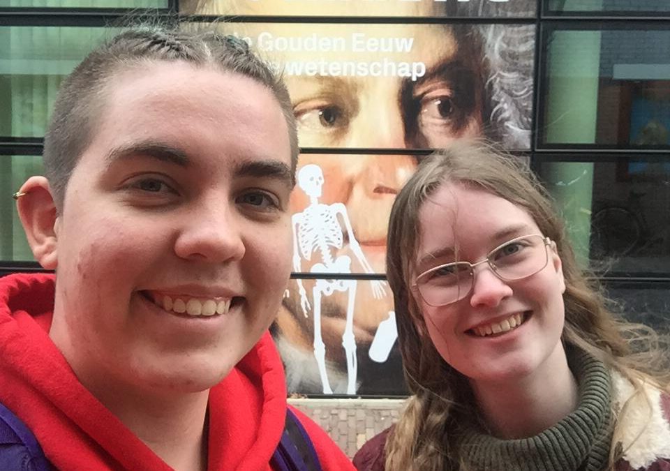 Jongerenambassadeurs Emma en Judith van start bij Rijksmuseum Boerhaave!