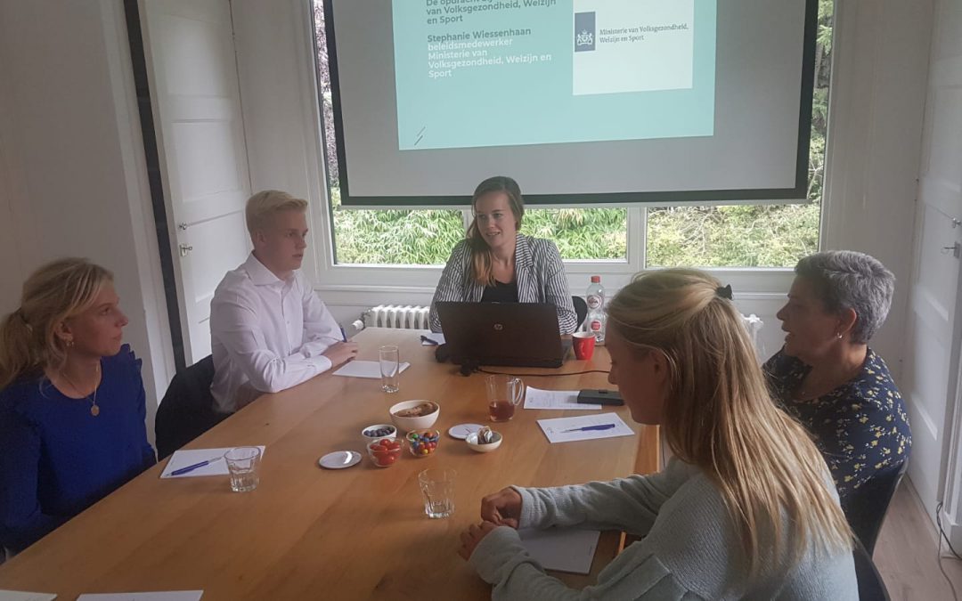 Een vliegende start voor de jongerenambassadeurs bij het ministerie van VWS!